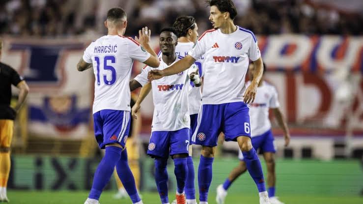 Hajduk Split vence o Ajax por 2 a 1 na estreia da Conference League