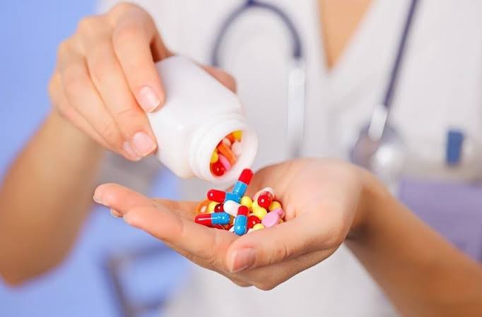 Pesquisadores propõem questionários para monitorar segurança de medicamentos