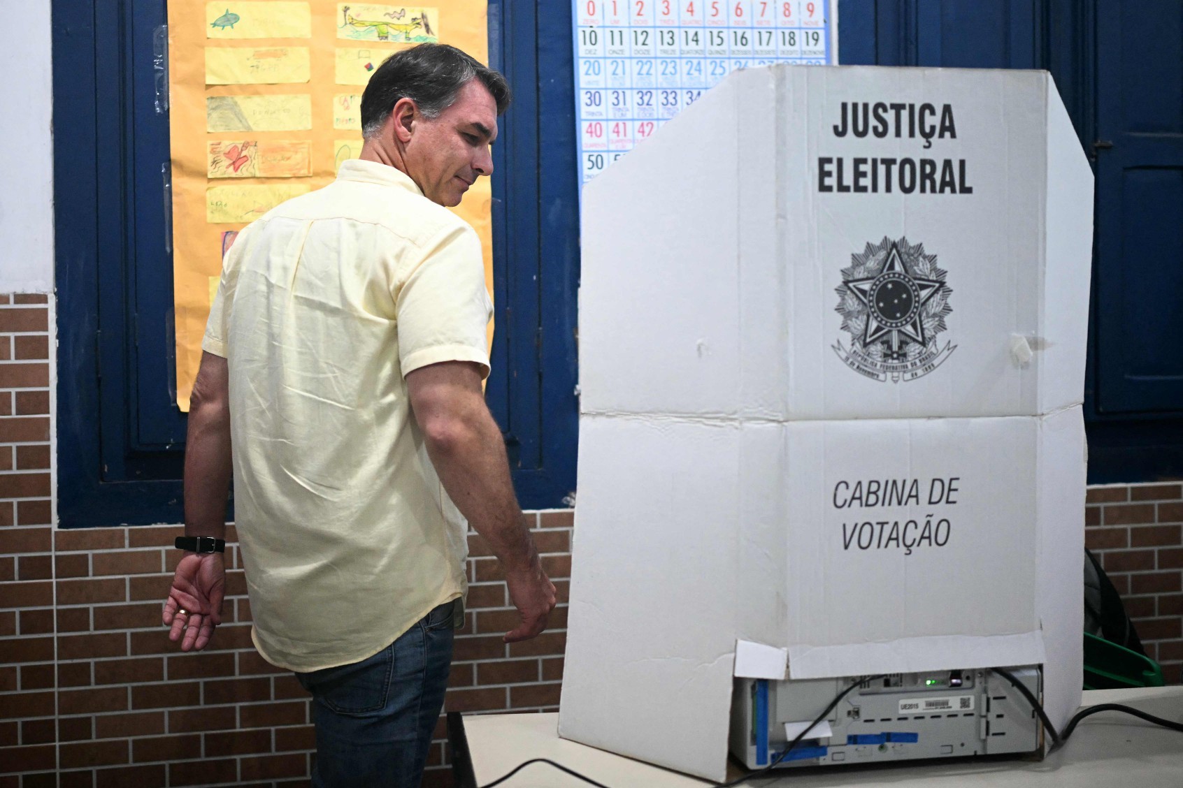 Flávio Bolsonaro fica sem cargo eletivo após derrota na eleição presidencial