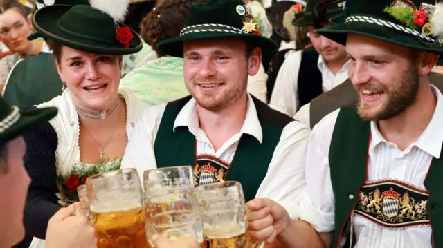 Santa Catarina sedia edições da Oktoberfest e eventos de grande porte