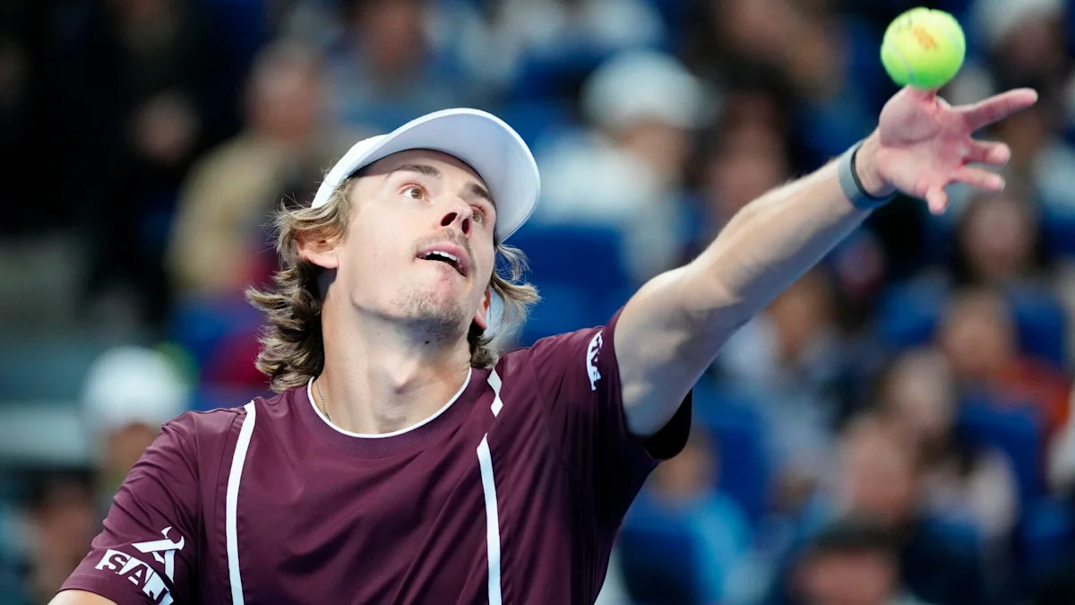 Shanghai Masters: De Minaur avança sem jogar e Tsitsipas estreia com vitória