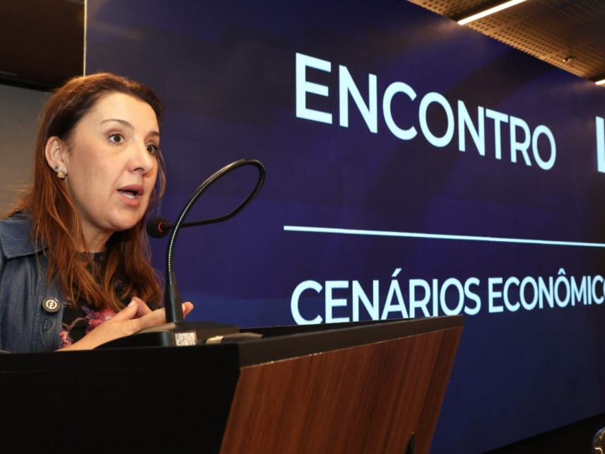 Proposta de substituição de servidores por IA gera debate político