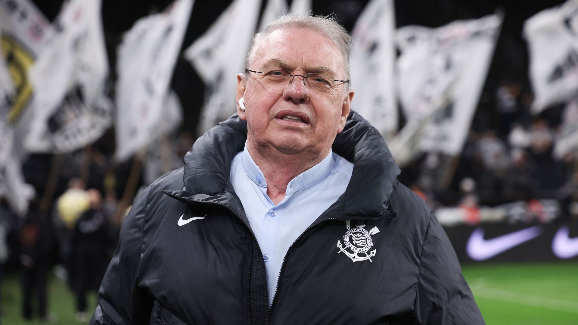 Corinthians quita salários atrasados após acordo com a Caixa
