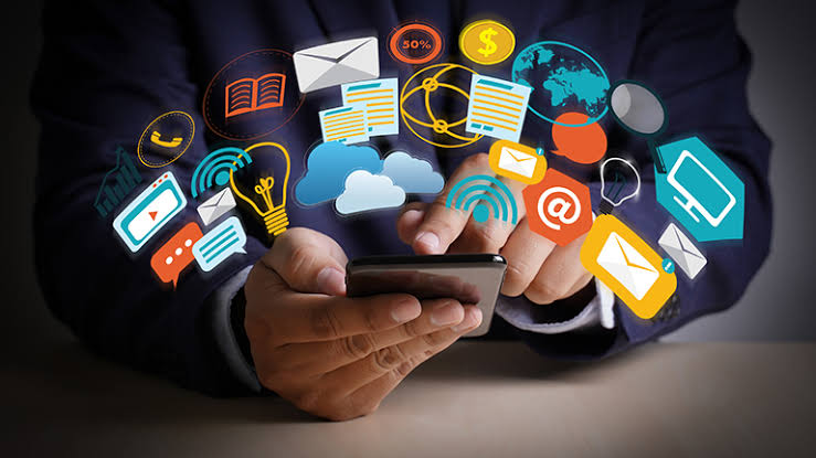 Mercado digital atrai novos criadores e movimenta negócios na internet