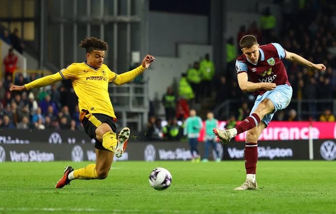 Burnley e Wolverhampton se enfrentam nesta sexta-feira pela Championship