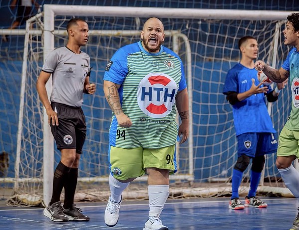 Pivô Brenão busca retomar carreira no futsal após eliminar 108 kg