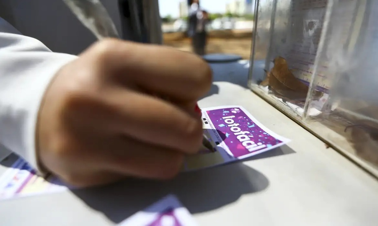 Sorteio da Lotofácil 3800 premia três apostadores com R$ 1,8 milhão
