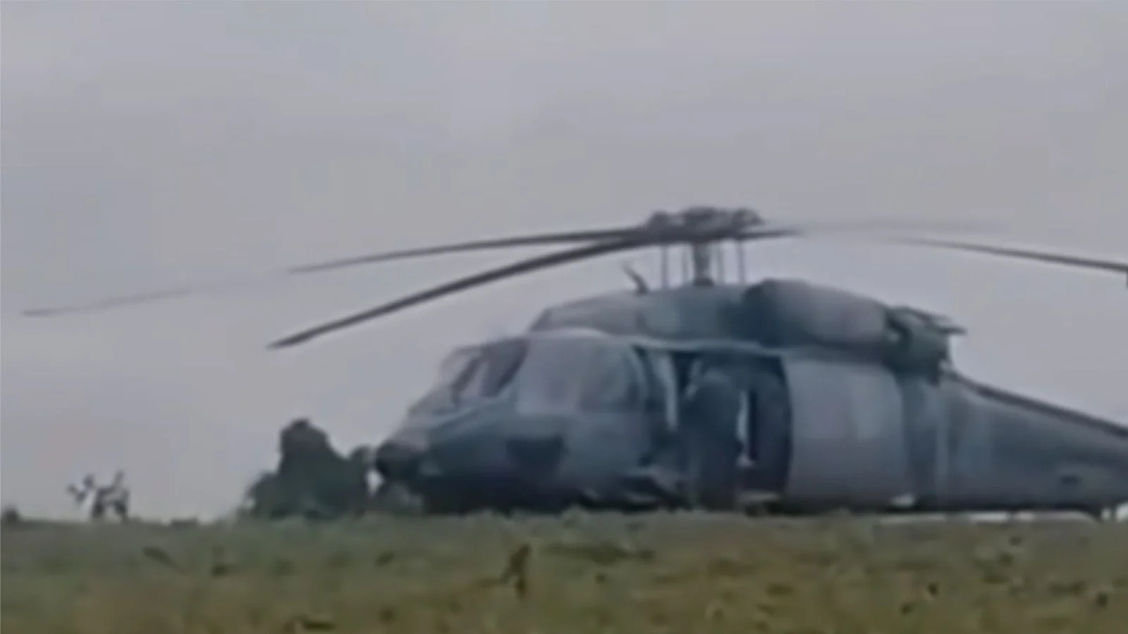 Helicóptero da FAB faz pouso de segurança em plantação de milho no Paraná