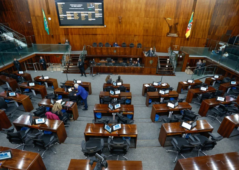 PL lidera renovação das assembleias estaduais nas eleições de 2026