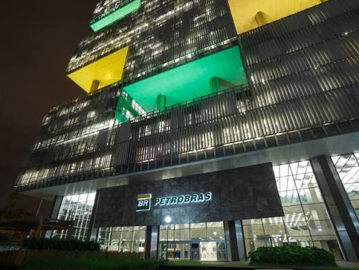 Ações da Petrobras atingem novas máximas e impulsionam demanda por embarcações