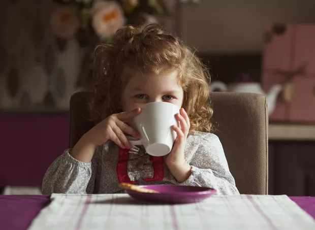 Consumo de cafeína na infância afeta desenvolvimento cerebral
