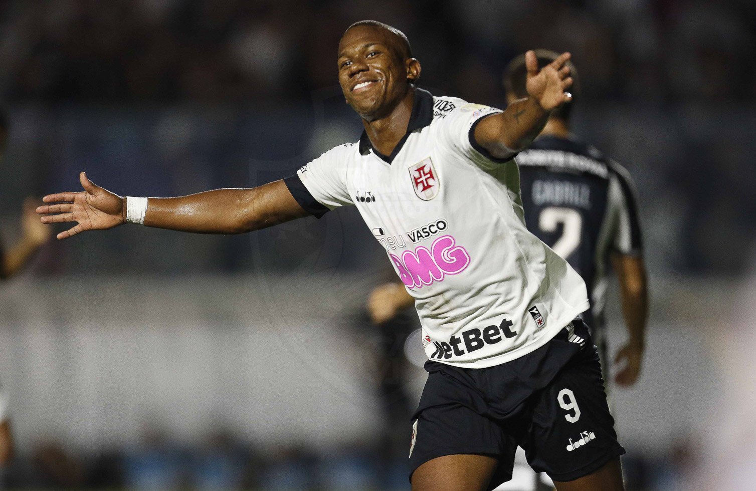 Vasco reconhece dívida de R$ 1,7 milhão com o atacante Ribamar na Justiça