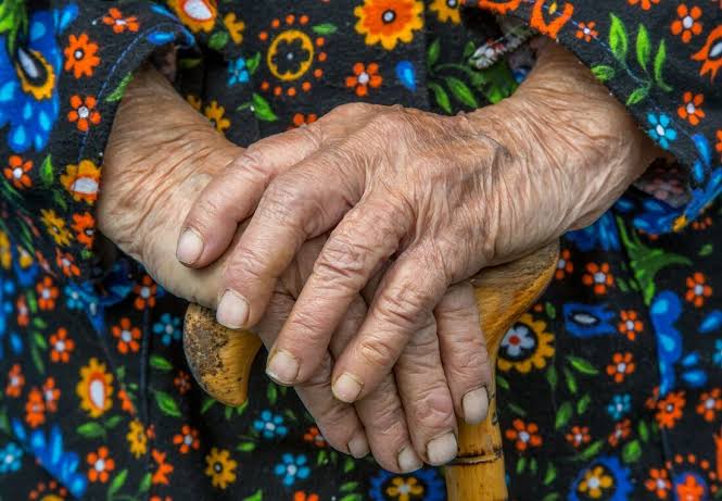 Cientistas revelam segredos genéticos e estilo de vida de centenária
