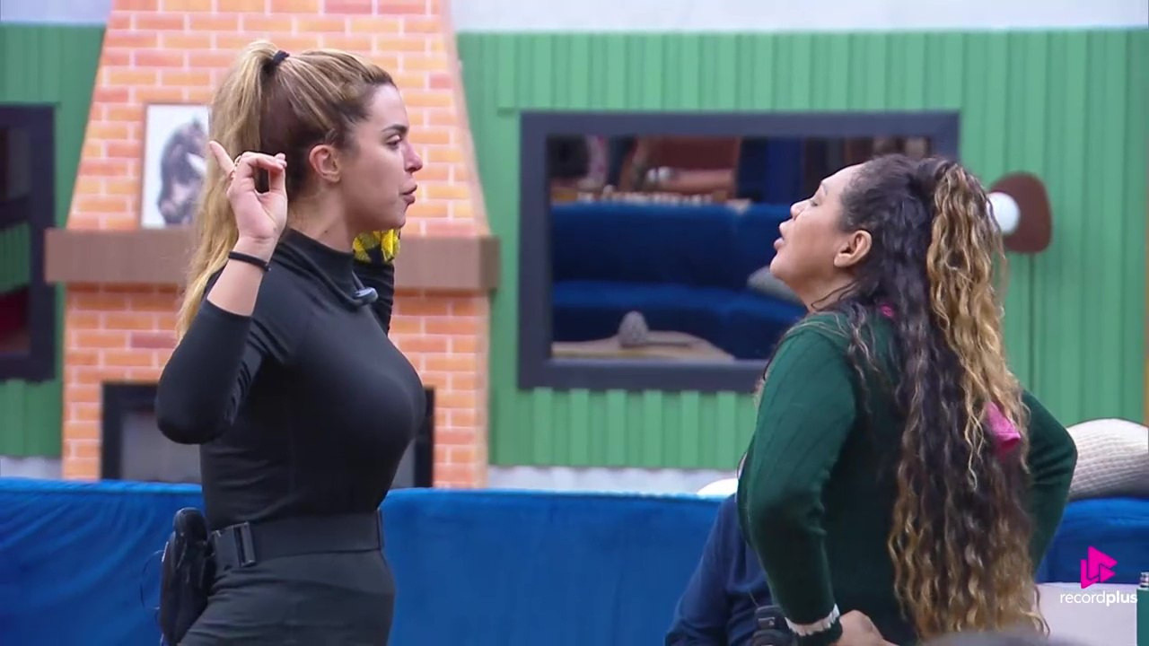 A Fazenda 18: Giovanna Gold responsabiliza Darlin Ferrattry pela saída de Jottapê