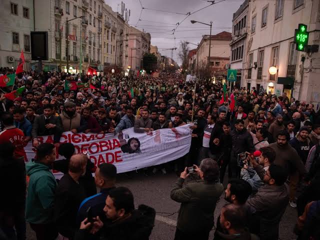Protesto em Lisboa contra crise habitacional e atrito político