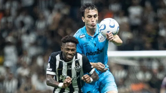 Atlético-MG e Santos duelam na Arena MRV pela 30ª rodada do Brasileirão
