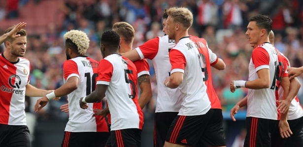 Feyenoord vira sobre o Como e vence por 3 a 2 na Champions League