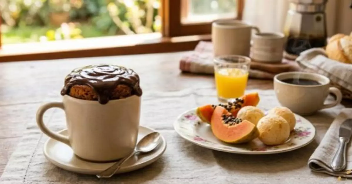 Receita rápida de bolo de cenoura de caneca prontas em minutos