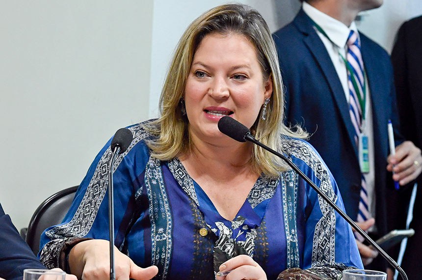 Joice Hasselmann declara voto em Lula no segundo turno e critica clã Bolsonaro
