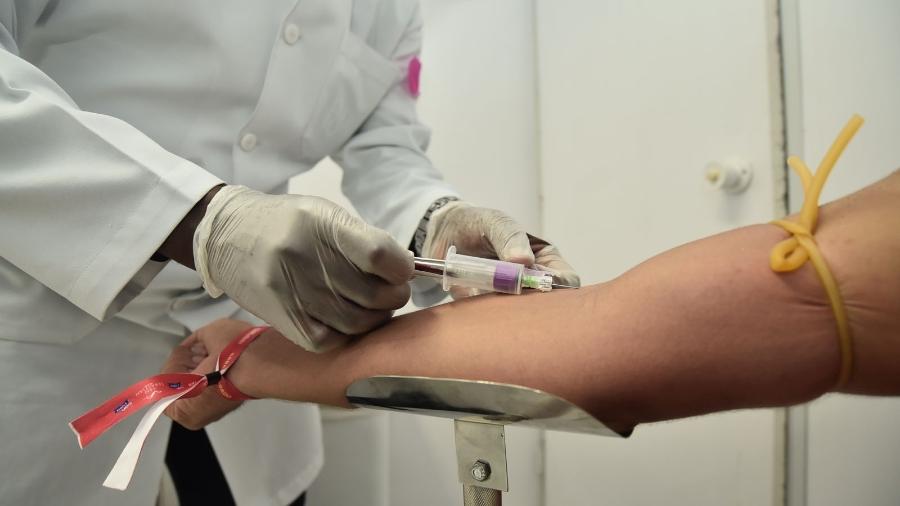 Brasileira é a primeira a receber tratamento injetável ultralongo contra o HIV