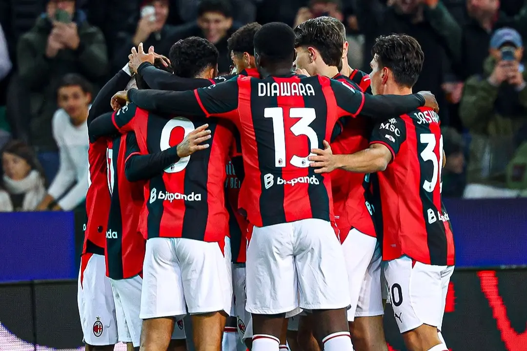 Milan vence a Udinese fora de casa e alcança a Roma na tabela