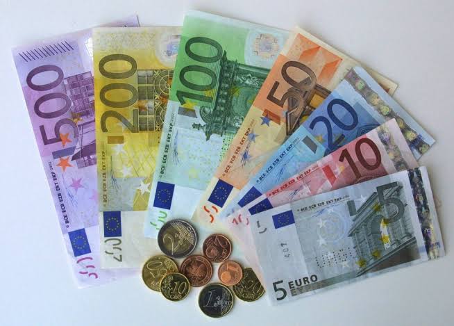 Evolução do Euro e o Contexto Econômico Europeu