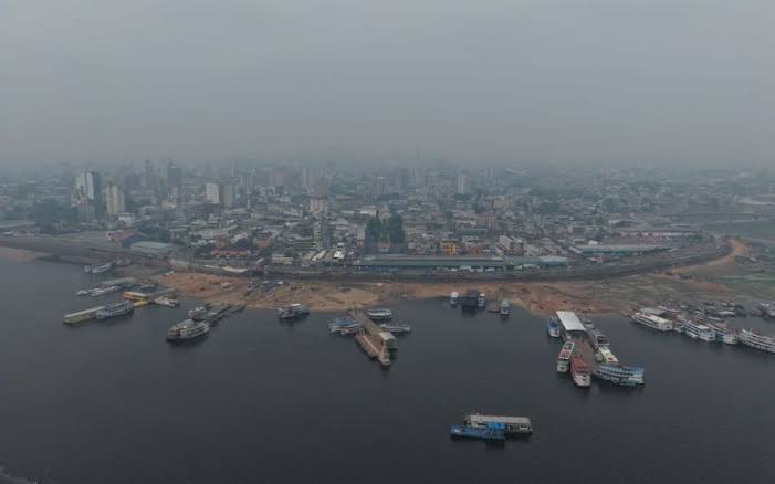 Fumaça de queimadas suspende aulas em Manaus e municípios do Amazonas