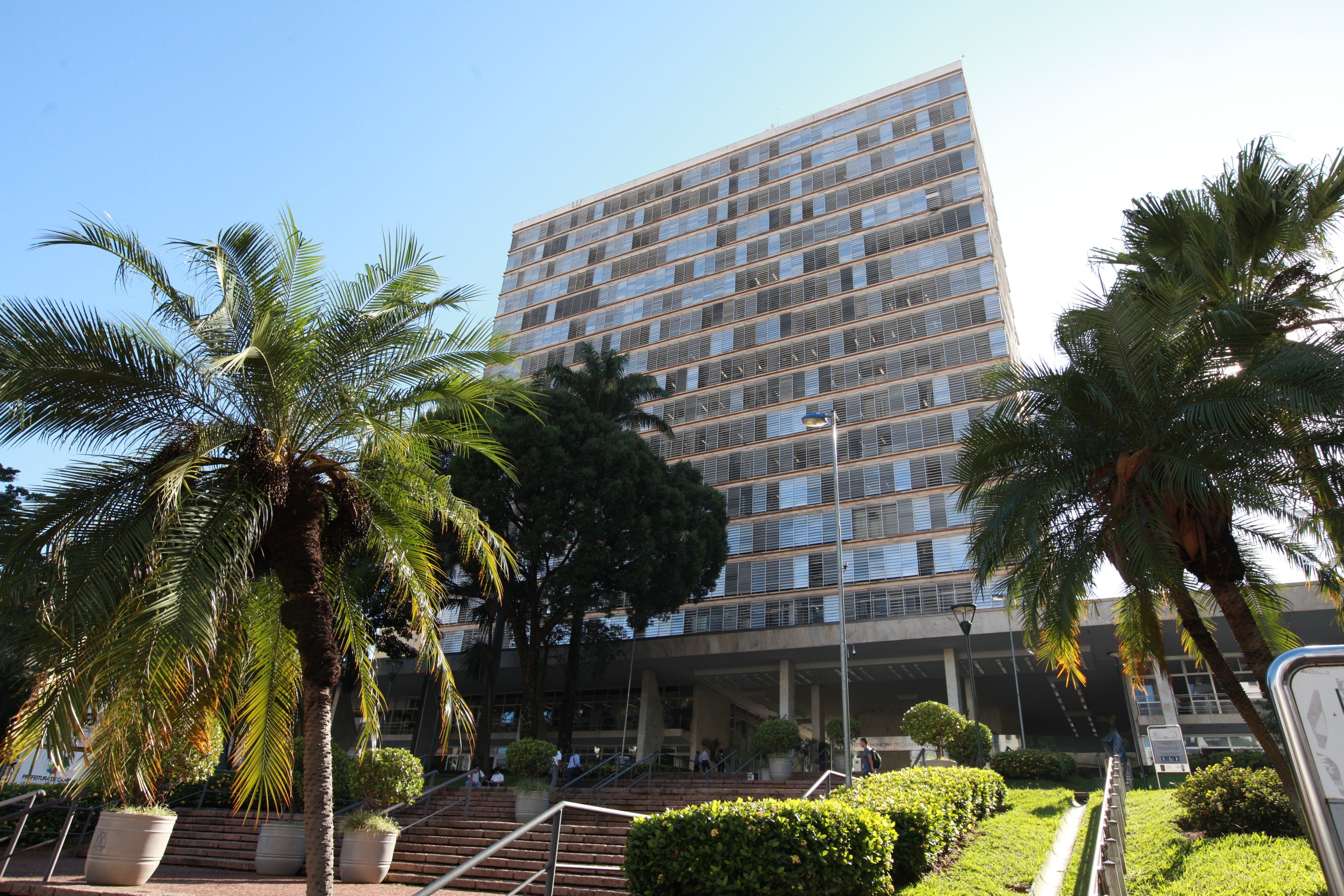 Panorama de concursos públicos traz milhares de vagas e decisões judiciais