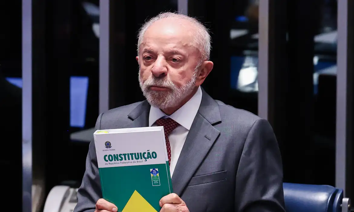 Congresso promulga fim da escala 6x1 e prevê transição para jornada de 40 horas