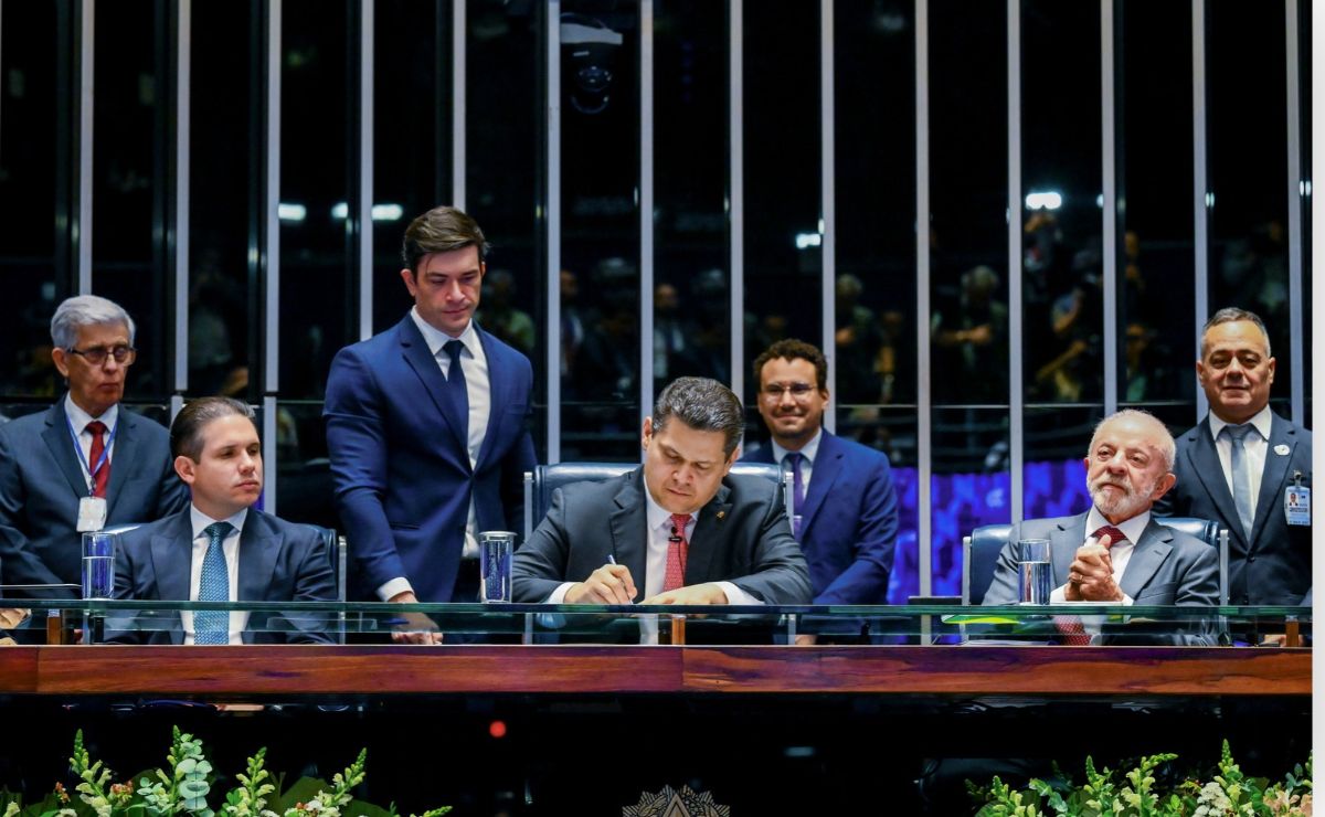 Congresso promulga emenda que garante aposentadoria especial para agentes de saúde
