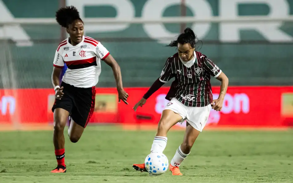 Flamengo vence Fluminense e garante vaga nas semifinais da Copa do Brasil Feminina