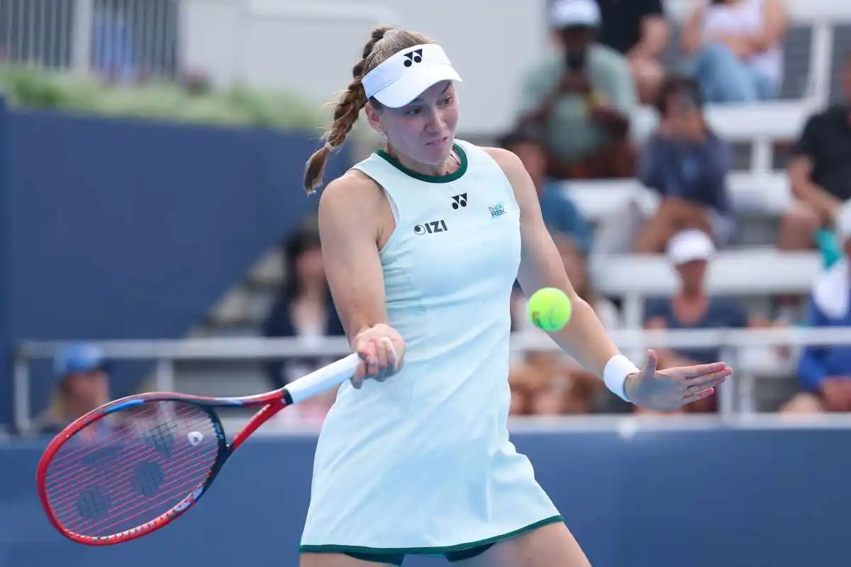 Elena Rybakina avança às semifinais do WTA 500 de Ningbo