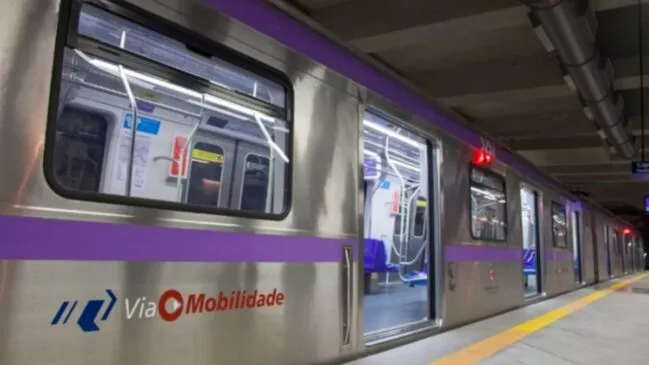 Passageiro usa spray de pimenta e trem da Linha 5-Lilás é esvaziado em SP