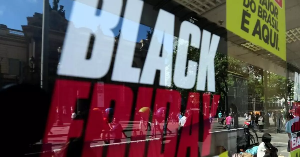 Pesquisa aponta que 45% dos produtos não oferecem desconto real na Black Friday