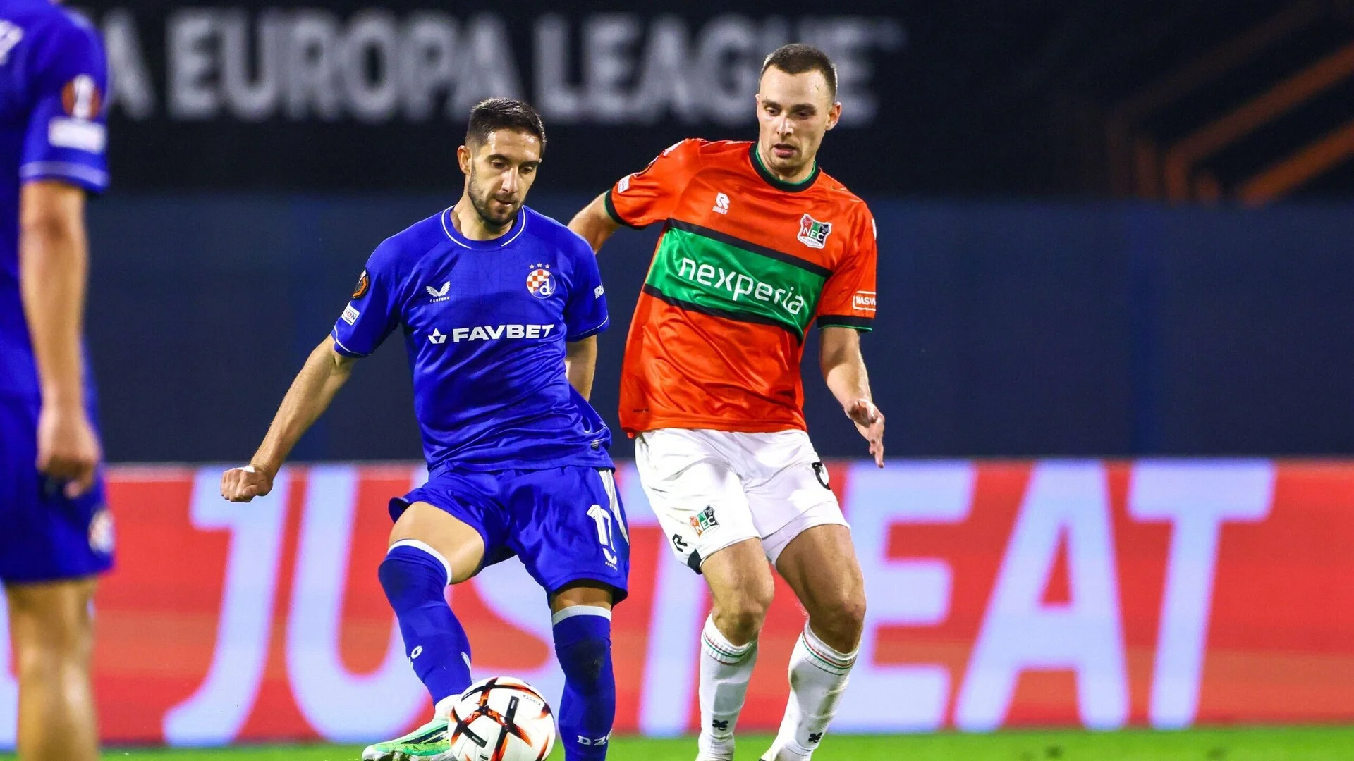 Atuação de Darko Nejašmić pelo NEC Nijmegen repercute no futebol europeu