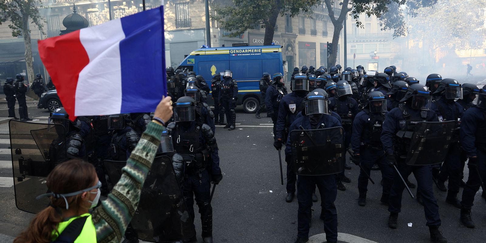 Macron promete conter novos distúrbios na França e critica líderes
