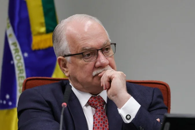 STF suspende julgamento sobre investigações da PF envolvendo ministros