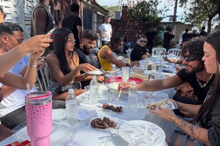 Vini Jr. realiza churrasco com amigos após término com Virginia