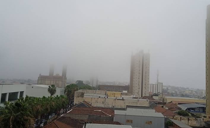 Frente fria derruba temperaturas e traz sol e geada ao Sul do país