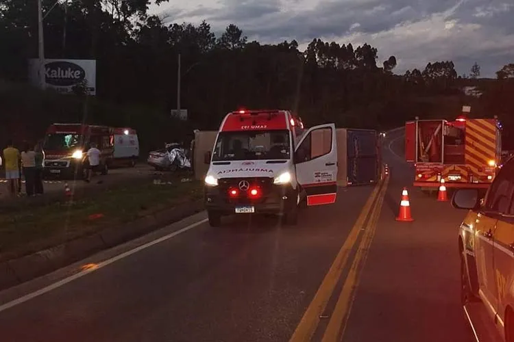 Grave acidente na BR-470 em Santa Catarina deixa quatro mortos