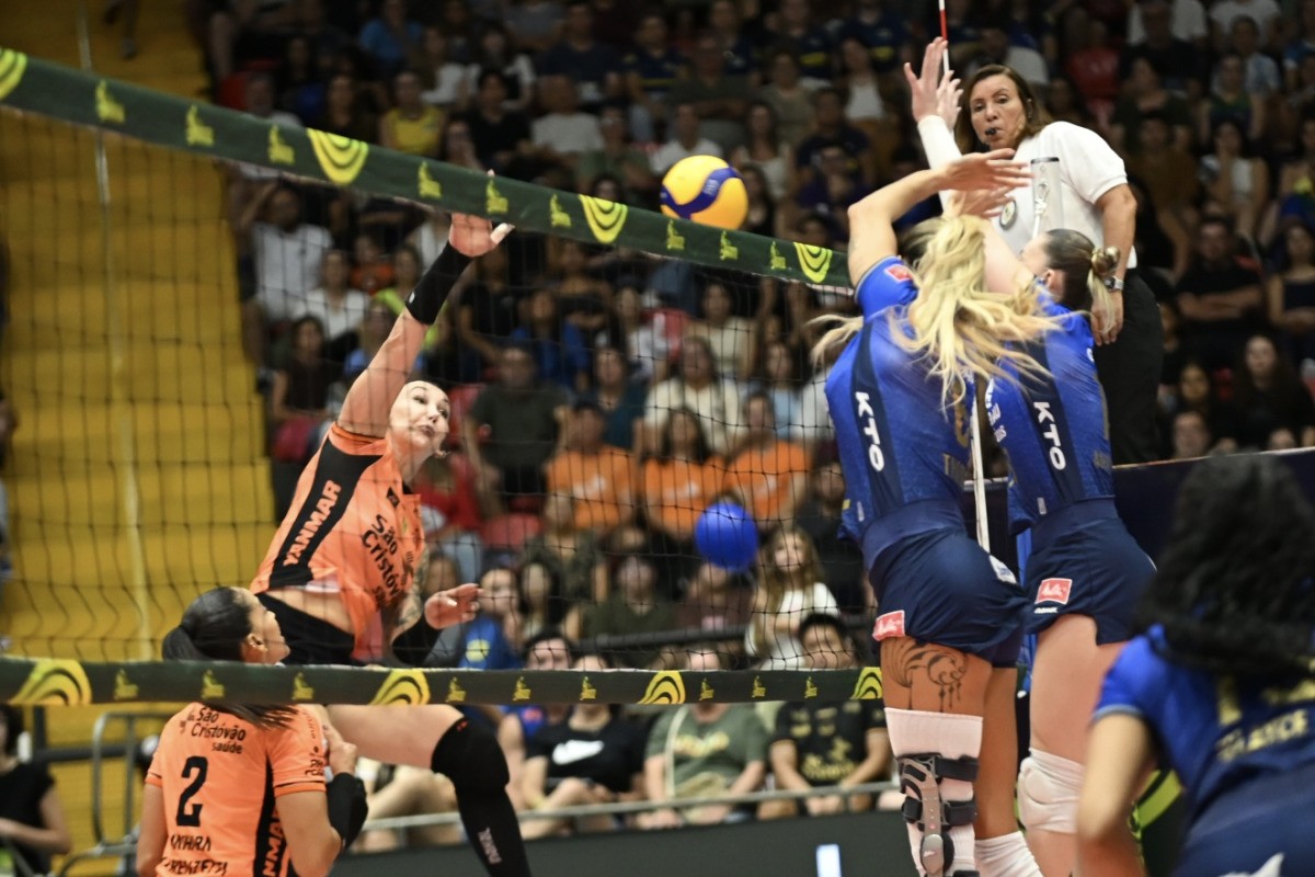 Superliga Feminina de Vôlei inicia temporada com jogos nesta segunda-feira