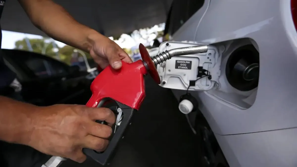 Governo federal prorroga subvenção ao diesel por mais 30 dias