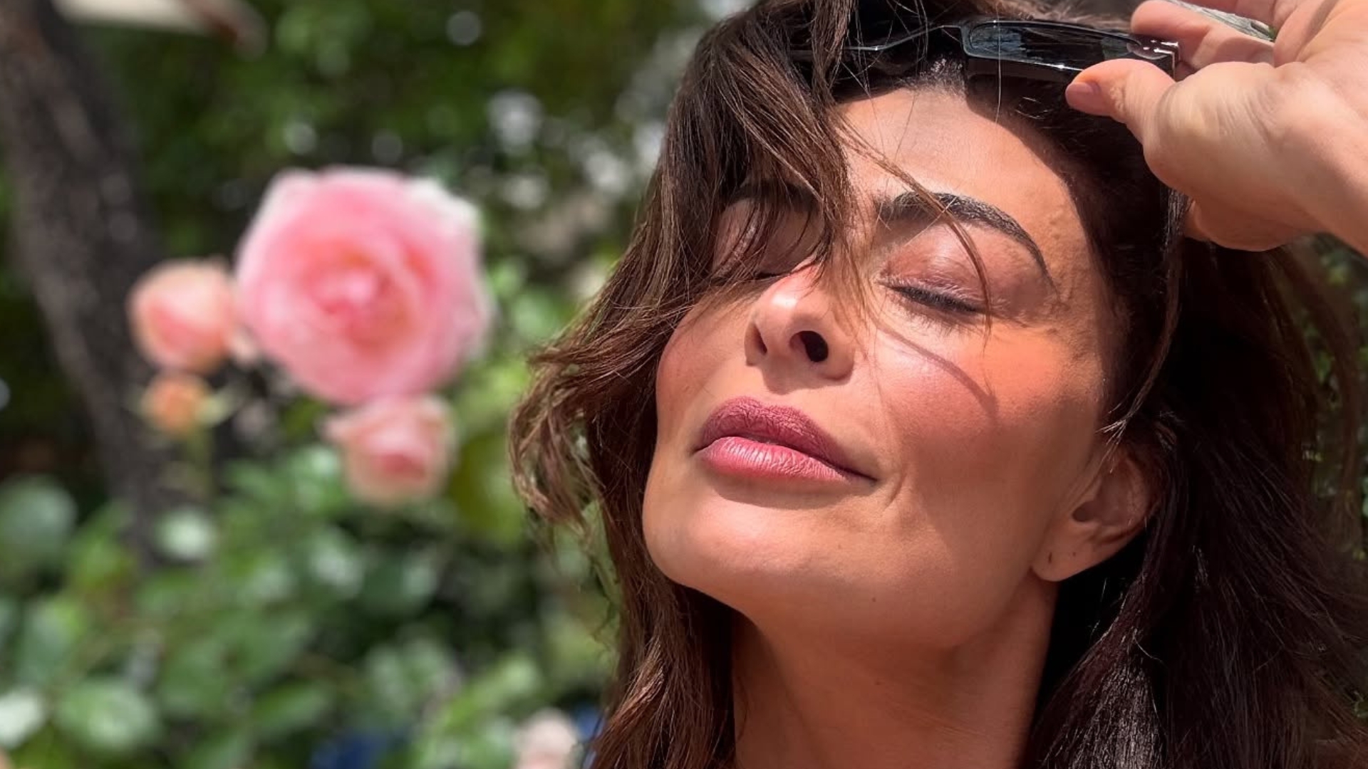 Juliana Paes reflete sobre maternidade e relembra safári na África