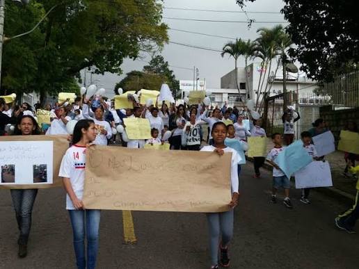Comunidade se mobiliza em Porto Alegre após morte de adolescente