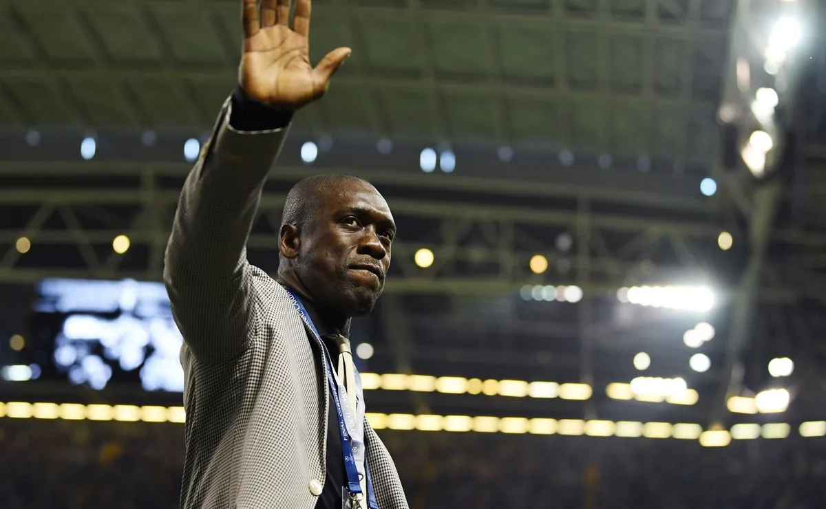 Corinthians define programação para chegada de Clarence Seedorf ao Brasil