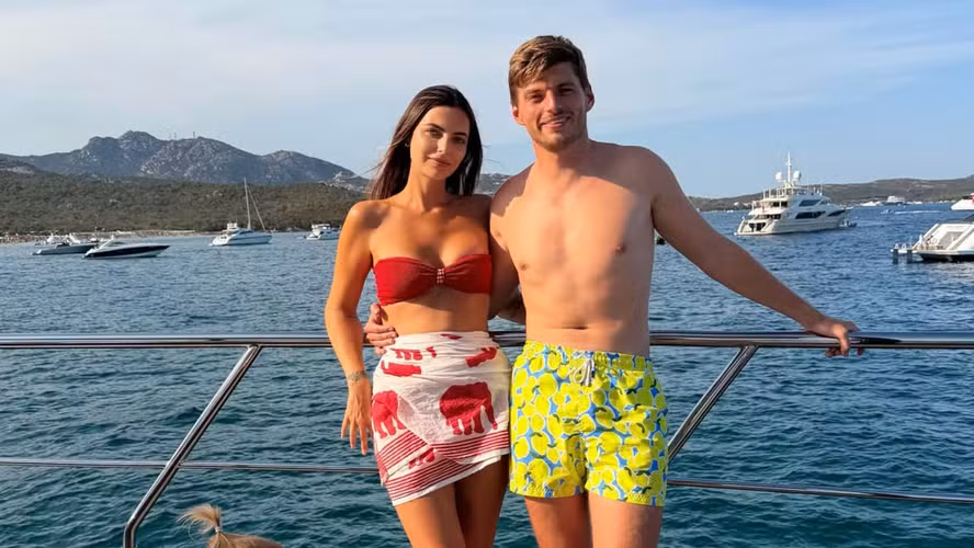 Kelly Piquet compartilha momentos românticos com Max Verstappen em Singapura