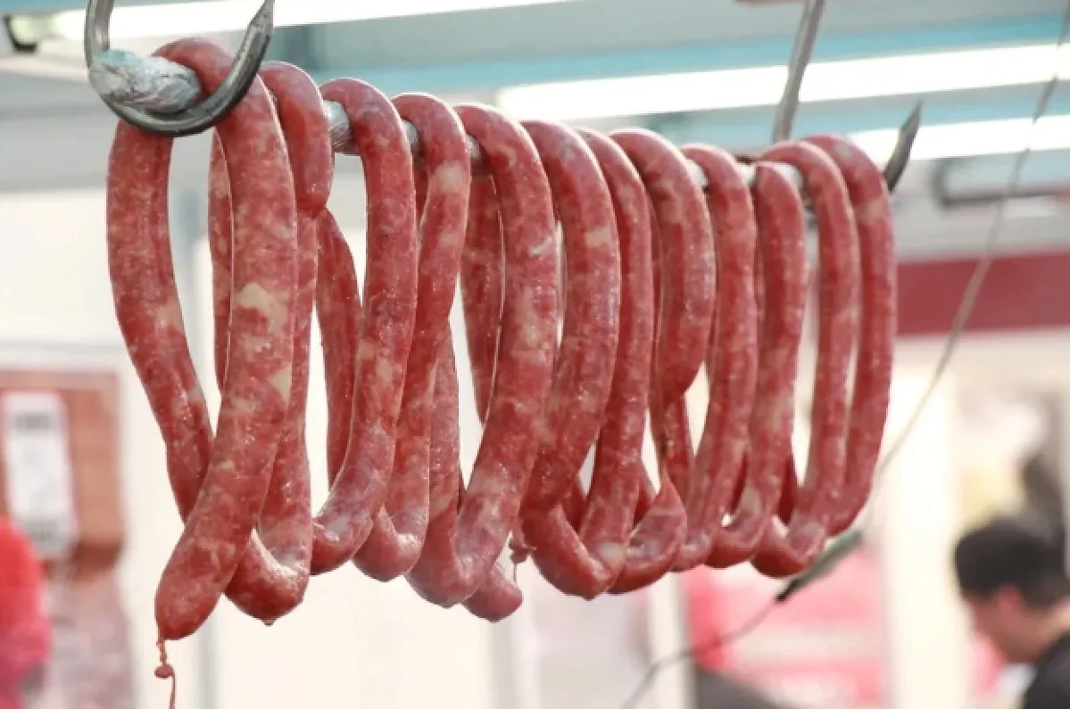 Anvisa proíbe venda de lote de linguiça KF Embutidos