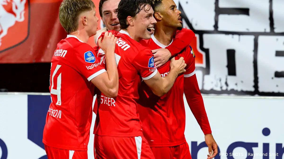 FC Utrecht vence o FC Twente por 2 a 1 fora de casa