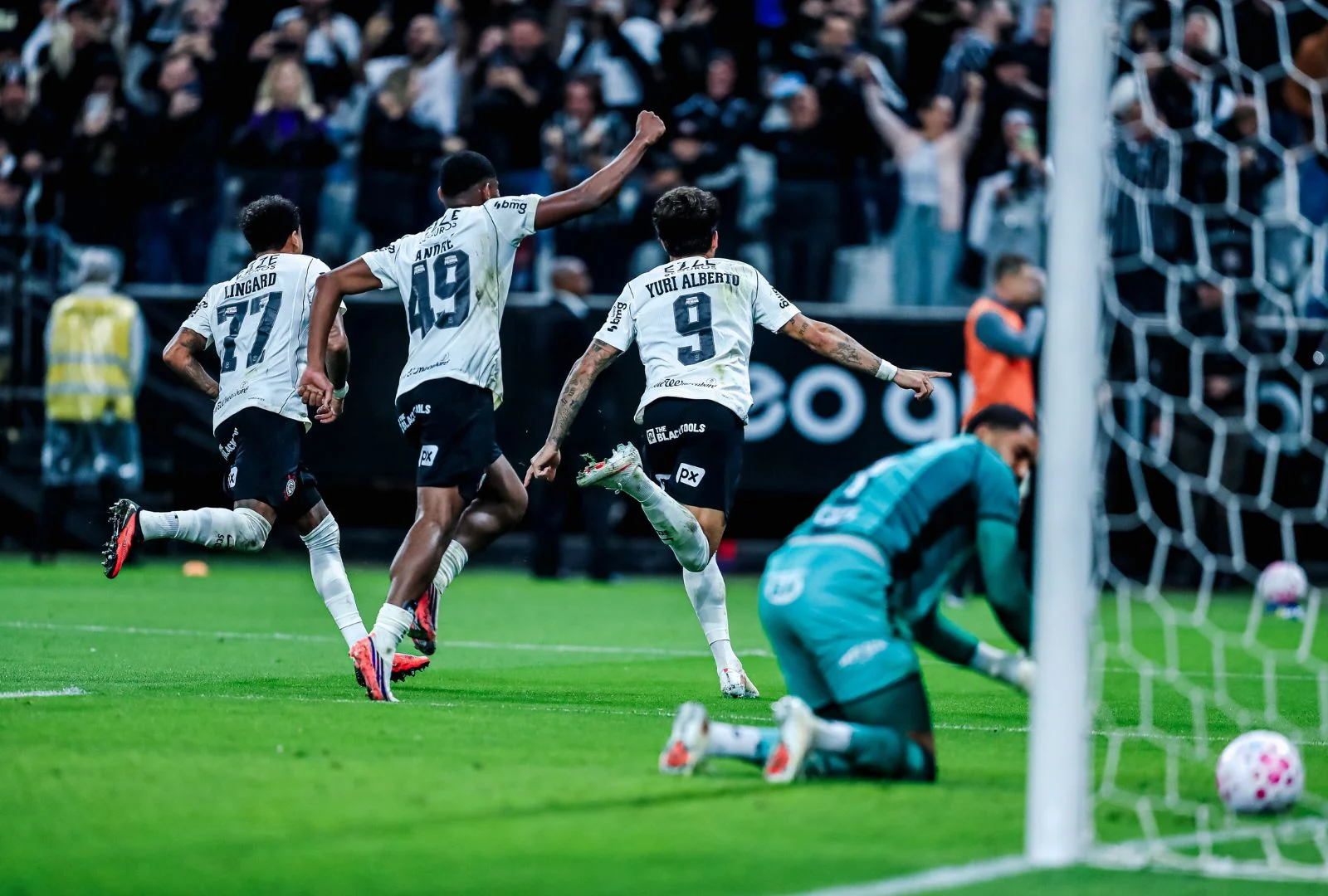 Corinthians se prepara para confronto decisivo no Campeonato Brasileiro