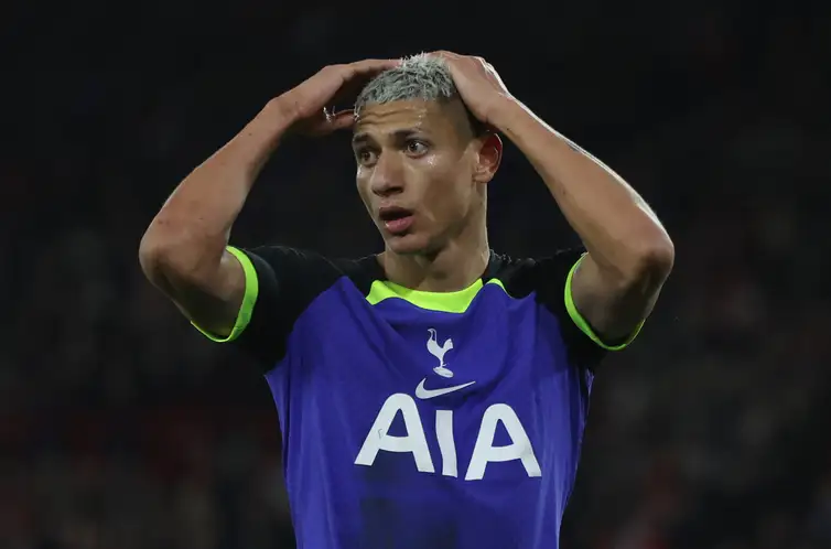 Situação de Richarlison no Tottenham gera polêmica e especulações